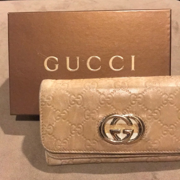 Gucci Handbags - Gucci Beige wallet